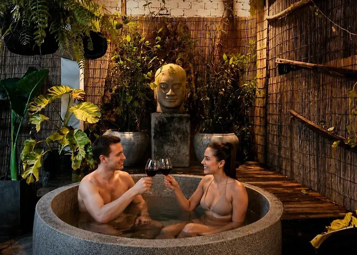 Gallery House - Artistic With Plunge Pool